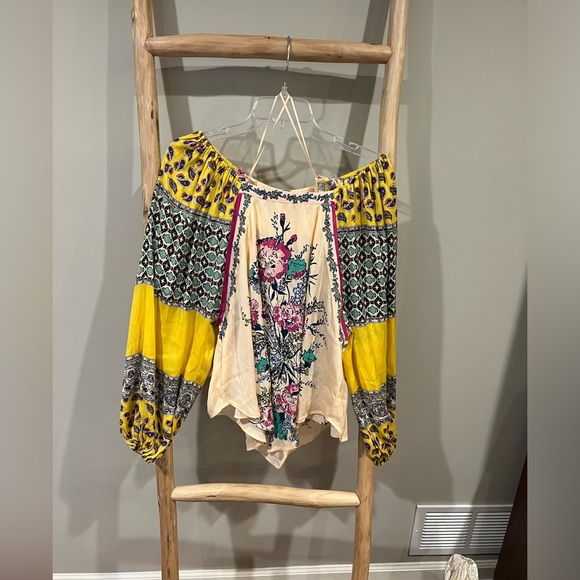 Free people - Picture 1 of 4